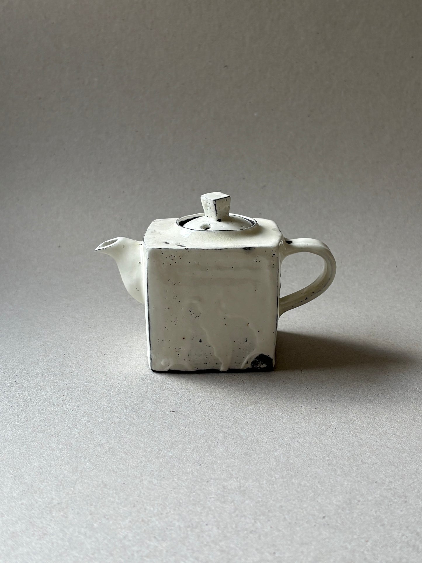 Square tea pot