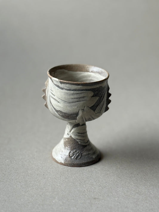 Guiyal stem tea cup with yang-i feature