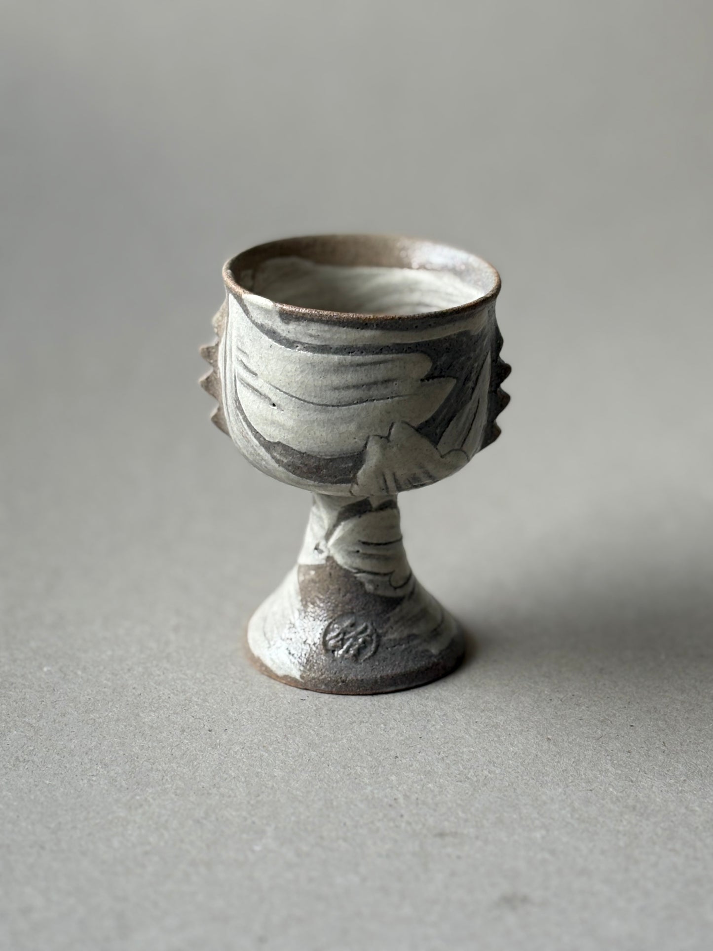 Guiyal stem tea cup with yang-i feature