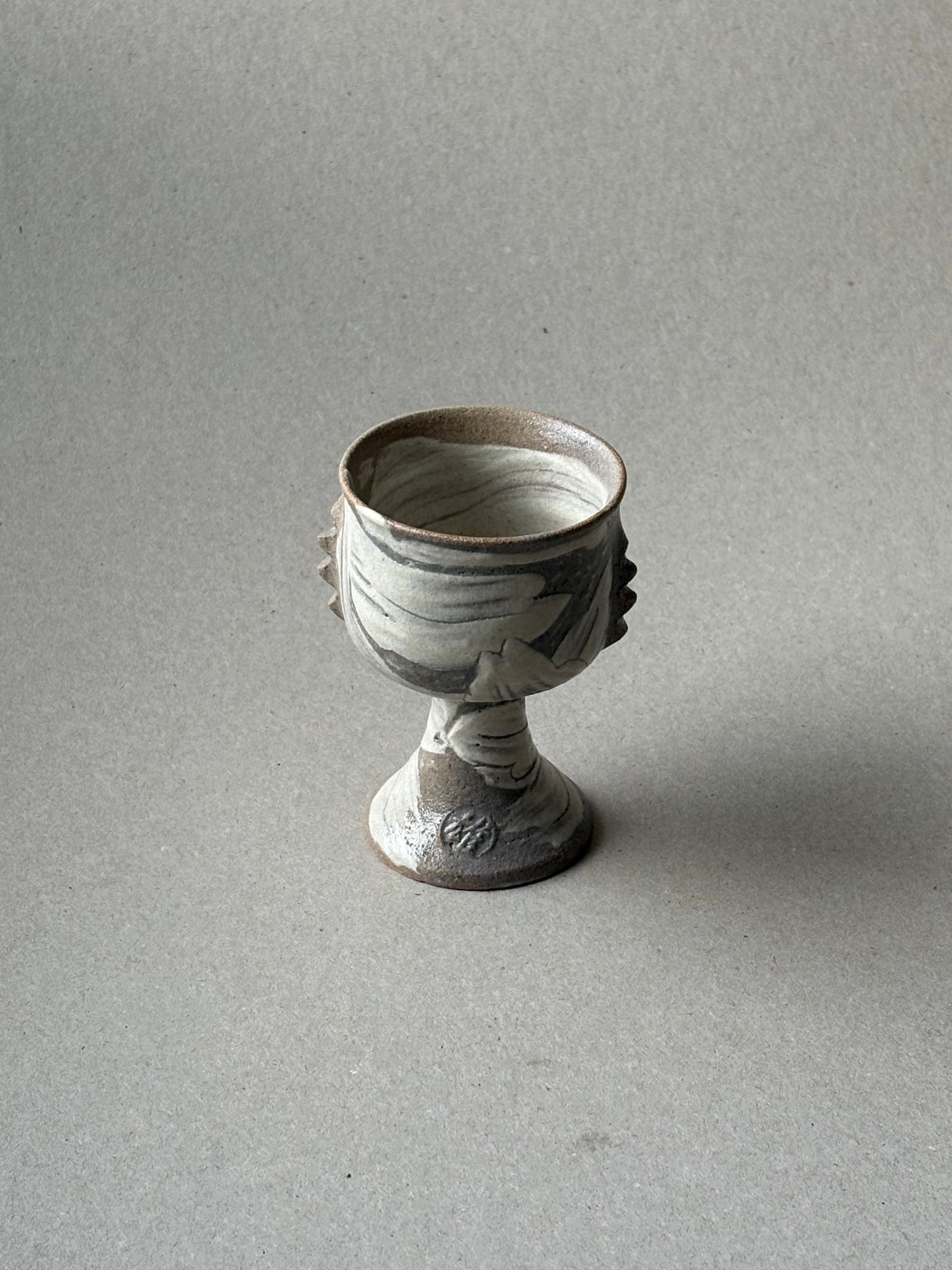 Guiyal stem tea cup with yang-i feature